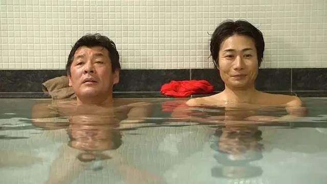 建打工人挤爆汤泉馆ag旗舰厅注册团