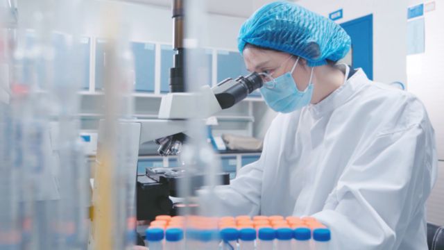 滋小羊科学验证铸国产奶粉品质新高度AG旗舰厅网国产奶粉前十珍护vs悠(图2)