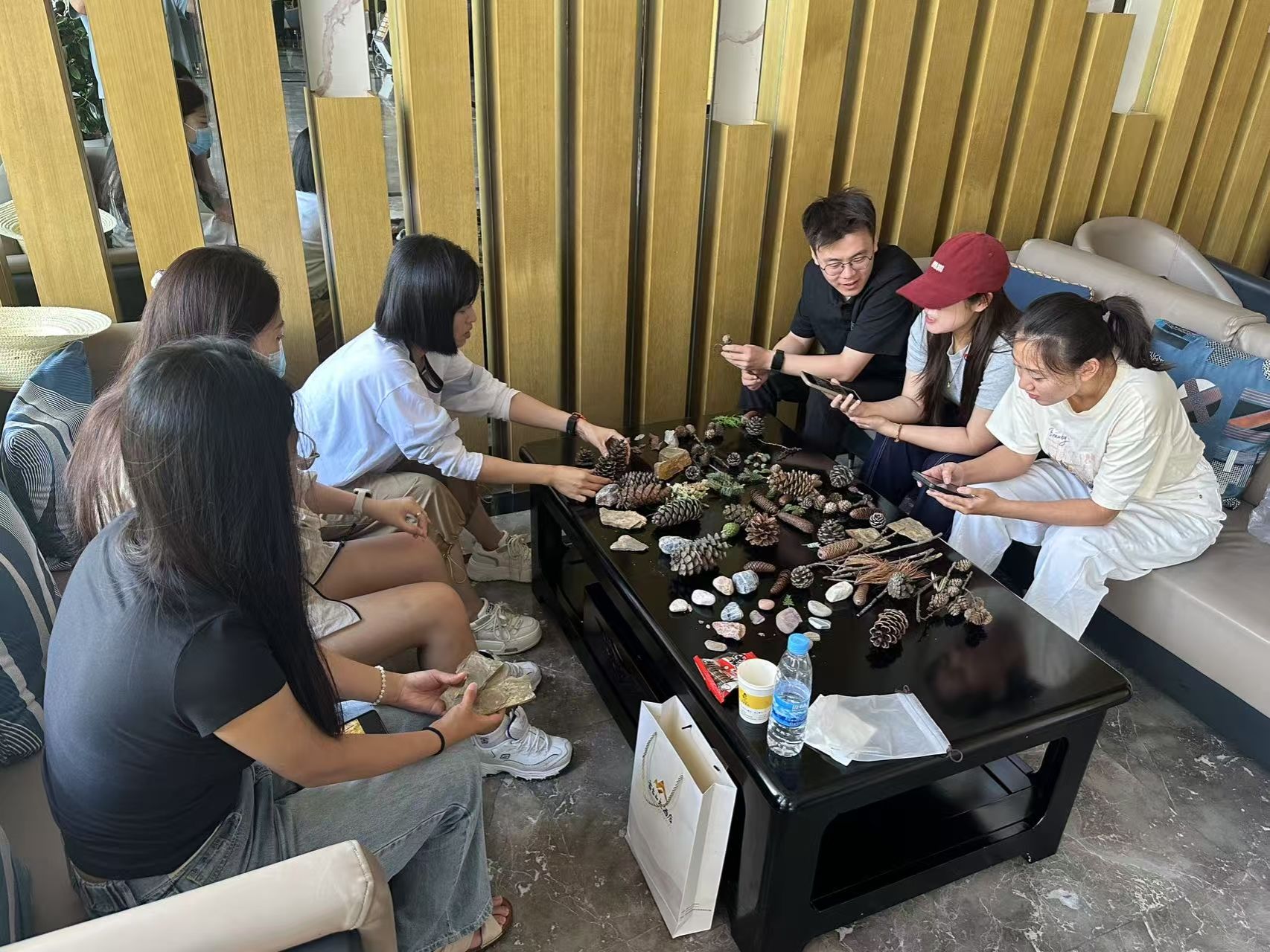 ” 天津大学师生手工创意助力地方产业发展AG旗舰厅app“小手工”玩出“大名堂(图4)