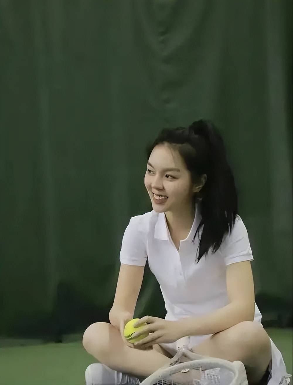 后23岁的女儿就走上一条“不归路”AG旗舰厅李咏也没想到自己离世7年(图9)